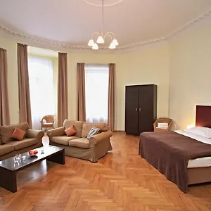 Apartment River View, Prag